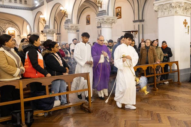 June 26, 2026, Buenos Aires, Buenos Aires, Argentina: Members of the Venezuelan community in Argentina attend a Mass to pray for the victims of the earthquake. Buenos Aires Argentina  - ZUMAp265 20260626_zip_p265_001 Copyright: xDelfinaxCorberaxPix