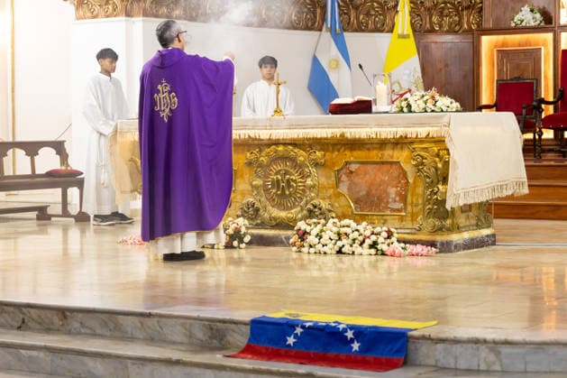 June 26, 2026, Buenos Aires, Buenos Aires, Argentina: Members of the Venezuelan community in Argentina attend a Mass to pray for the victims of the earthquake. Buenos Aires Argentina  - ZUMAp265 20260626_zip_p265_002 Copyright: xDelfinaxCorberaxPix