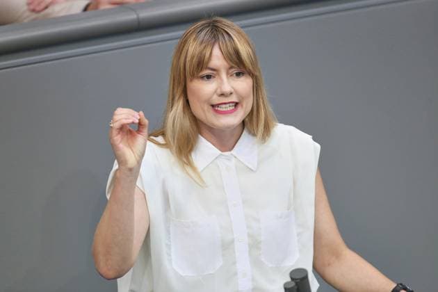 Berlin, Deutschland, 26.06.2026: Deutscher Bundestag: 87. Bundestagssitzung: Clara Bünger, Linke *** Berlin, Germany, June 26, 2026 German Bundestag 87th Session of the Bundestag Clara Bünger, The Left Copyright: xdtsxNachrichtenagenturx dts_125360