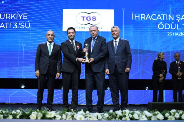 Turkish President Recep Tayyip Erdogan ISTANBUL, TURKIYE - JUNE 26: (----EDITORIAL USE ONLY - MANDATORY CREDIT - TURKISH PRESIDENCY MURAT CETINMUHURDAR HANDOUT - NO MARKETING NO ADVERTISING CAMPAIGNS - DISTRIBUTED AS A SERVICE TO CLIENTS----) Turkish President Recep Tayyip Erdogan presents awards to 10 export champion companies following his speech during the Turkish Exporters Assembly (TIM) 33rd General Assembly and Export Champions Awards Ceremony at the Halic Congress Center, on June 26, 2026, in Istanbul, Turkiye. TUR Presidency Murat Cetinmuhurdar Anadolu Istanbul Turkey. Editorial use only. Please get in touch for any other usage.  Copyright: x2026xAnadoluxTURxPresidency MuratxCetinmuhurdarx