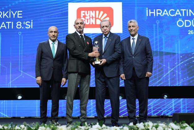 Turkish President Recep Tayyip Erdogan ISTANBUL, TURKIYE - JUNE 26: (----EDITORIAL USE ONLY - MANDATORY CREDIT - TURKISH PRESIDENCY MURAT CETINMUHURDAR HANDOUT - NO MARKETING NO ADVERTISING CAMPAIGNS - DISTRIBUTED AS A SERVICE TO CLIENTS----) Turkish President Recep Tayyip Erdogan presents awards to 10 export champion companies following his speech during the Turkish Exporters Assembly (TIM) 33rd General Assembly and Export Champions Awards Ceremony at the Halic Congress Center, on June 26, 2026, in Istanbul, Turkiye. TUR Presidency Murat Cetinmuhurdar Anadolu Istanbul Turkey. Editorial use only. Please get in touch for any other usage.  Copyright: x2026xAnadoluxTURxPresidency MuratxCetinmuhurdarx