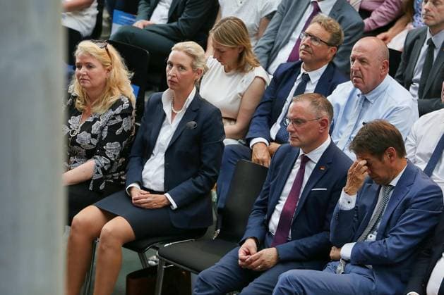 Berlin, Deutschland, 26.06.2026: Paul-Löbe-Haus: 1. Demokratiekongress der AfD-Fraktion im Bundestag: 2.v.l: Alice Weidel, daneben Tino Chrupalla und Götz Frömming *** Berlin, Germany, June 26, 2026, Paul Löbe House 1, Democracy Congress of the AfD parliamentary group in the Bundestag; 2nd from the left: Alice Weidel, next to her: Tino Chrupalla and Götz Frömming Copyright: xdtsxNachrichtenagenturx dts_125413