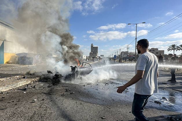 Israeli attacks continue on Gaza despite ceasefire GAZA CITY, GAZA, PALESTINE - JUNE 26: A view of a burned-out vehicle on Salah al-Din Street in central Gaza, Palestine following an Israeli strike on June 26, 2026. Three Palestinians were killed after Israeli forces targeted a civilian vehicle in an attack described as a violation of the ceasefire. The vehicle caught fire as a result of the strike, while medical, civil defense and firefighting teams were dispatched to the area. Ahmed Maqadema Anadolu Gaza City Gaza. Editorial use only. Please get in touch for any other usage.  Copyright: x2026xAnadoluxAhmedxMaqademax
