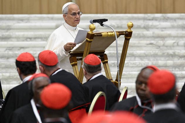 Pope Leo XIV Opens Extraordinary Consistory - Vatican Pope Leo XIV opens the Extraordinary Consistory of Cardinals in the Paul VI Hall, Vatican, on June 26, 2026. Cardinals have gathered in the Vatican on June 26-27 to reflect on matters concerning the Church and the world today. Photo by (EV) Simone Risoluti Vatican Media ABACAPRESS.COM Rome Vatican (or Holy See)  Copyright: xABACAx