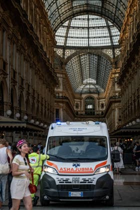 June 26, 2026, Milan, Mi, Italy: Extreme heat, very high temperatures in the city. Piazza Duomo area. June 26, 2026, Milan Milan Italy  - ZUMAa289 20260626_zia_a289_056 Copyright: xNicolaxMarfisix xAgfx