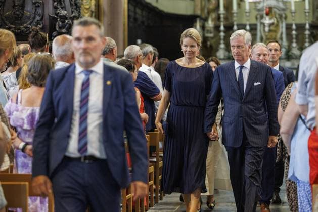 Queen Mathilde of Belgium and King Philippe - Filip of Belgium pictured during a commemorative ceremony in honour of the victims of last May accident between a train and a minivan, at the railway crossing Vierhuizen, in Buggenhout, Tuesday 26 May 2026. On May 26th, four people died in the traffic accident: two pupils, the driver and a supervisor.  NICOLASxMAETERLINCK 179432259