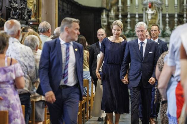 Queen Mathilde of Belgium and King Philippe - Filip of Belgium pictured during a commemorative ceremony in honour of the victims of last May accident between a train and a minivan, at the railway crossing Vierhuizen, in Buggenhout, Tuesday 26 May 2026. On May 26th, four people died in the traffic accident: two pupils, the driver and a supervisor.  NICOLASxMAETERLINCK 179432260