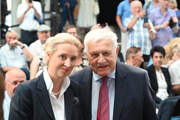 Former Czech President Vaclav Klaus, right, and Alice Weidel, co-chair of the Alternative for Germany (AfD) party pose at the two-day conference, titled 1st Democratic Congress of the AfD Group in the German Bundestag , which was opened in Berlin, Gernamy, today, on Friday, June 26, 2026, by both AfD chairpersons, Alice Weidel (photo) and Tino Chrupalla (not seen). (CTKxPhoto JaromirxMrhal) CTKPhotoP2026062608402  CTKPhotoP2026062608402