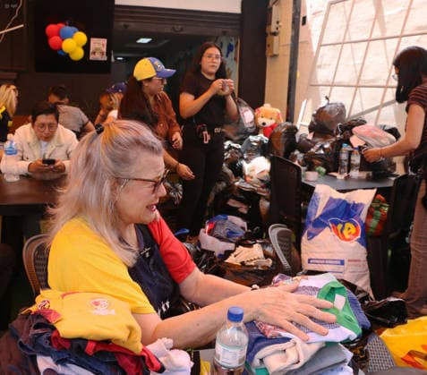 HUMANITARIAN AID COLLECTION CENTER FOR VENEZUELA Quito, Friday, June 26, 2026 Humanitarian aid collection center for the victims of the earthquakes in Venezuela, at the Cachapas el Félix restaurant, dozens of Venezuelans and Ecuadorians came to drop off their donations. Photos: API, Rolando Enriquez, Quito, Pichincha, Ecuador. DIS CENTROACOPIOAYUDAAVENEZUELA 4040cac867fd9c57d7e8c87fc6174c32 Copyright: xROLANDO-ENRIQUEZx