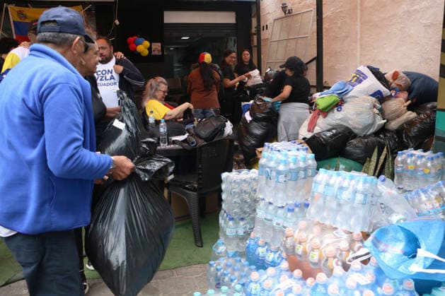 HUMANITARIAN AID COLLECTION CENTER FOR VENEZUELA Quito, Friday, June 26, 2026 Humanitarian aid collection center for the victims of the earthquakes in Venezuela, at the Cachapas el Félix restaurant, Dozens of Venezuelans and Ecuadorians came to drop off their donations. Photos: API, Rolando Enriquez, Quito, Pichincha, Ecuador. DIS CENTROACOPIOAYUDAAVENEZUELA f748755ca2c655ab02ad52adc6d2b3d4 Copyright: xROLANDO-ENRIQUEZx