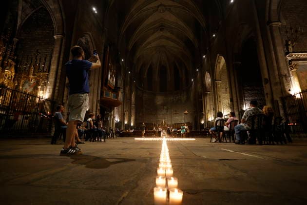 Celebration of the 3rd edition of the Nit de les Esglésies in Barcelona Celebration of the Nit de les Esglésies at the Basilica of Santa María del Pi on June 26, 2026, in Barcelona, Catalonia, Spain. This exceptional nighttime opening of the church, part of the celebration of the third edition of the Night of the Churches, allows visitors and the faithful to discover the city’s architectural heritage, sacred art, and places of worship in the city, illuminated in a special way outside their regular hours. JUNE 26, 2026 CATALONIA NIGHT OF THE CHURCHES CANDLES ILLUMINATION RELIGION CHURCH Kike Rincó Barcelona Catalonia Barcelona Catalonia Spain  Copyright: xKikexRinconx 7625555