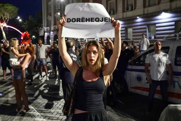Anti-Kushner Protest Continues-Day 27 TIRANA, ALBANIA JUNE 26, 2026: Protesters gathered in central Tirana during the twenty-seventh consecutive day of demonstrations against a proposed luxury tourism development project linked to Jared Kushner. As the movement entered its fourth week, participants continued daily marches and rallies outside the Prime Minister™s Office, combining political demands with environmental concerns over the proposed development. Tirana Albania Copyright: x xVlasovxSulajx xJNAxPressx