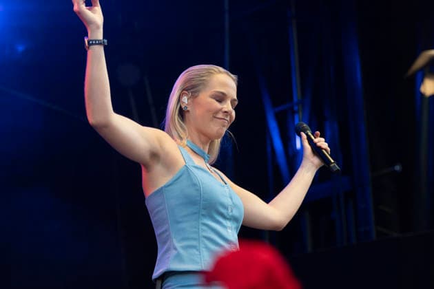 26.06.2026, Klosters-Serneus, Schulhaus Bündelti, Gatschiefer Openair, Linda Fäh Klosters-Serneus Schulhaus Bündelti Grisons Switzerland Copyright: xJustPictures.ch AlexanderxRaemyx