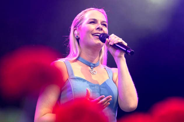 Linda Fäh live beim Gatschiefer Volks- und Schlageropenair im Prättigau in der Open-Air-Arena am Schulhaus Bündelti. Klosters, 26.06.2026