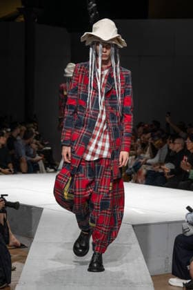 Comme des Garçons Men s Ready-to-Wear Spring Summer 2027 Collection Fashion Show during Paris Fashion Week, June 26, 2026 Comme Des Garcons Men’s Ready-to-Wear Spring Summer 2027 Collection Fashion Show at Paris Fashion Week, June 26, 2026, Paris, France  Copyright: xAgencex xBestimagexAgencex xBestimagex