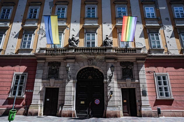 June 27, 2026, Brussels, Belgium, European Union: Budapest City Hall on Varoshaz utca 9-11 displays the Ukrainian and Pride flags ahead of the Budapest Pride parade. Brussels European Union  - ZUMAo116 20260627_znp_o116_052 Copyright: xBiancaxOterox