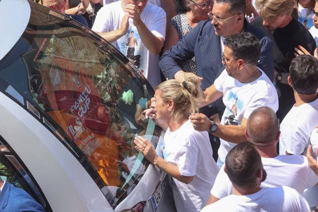 IPA86125403 - Naples: The funeral of Lorenzo Spasiano, the 19-year-old factory worker killed in Miano by a gunshot to the chest. Pictured is Lorenzo Spasiano™s mother.  Copyright: xx xx 86125403
