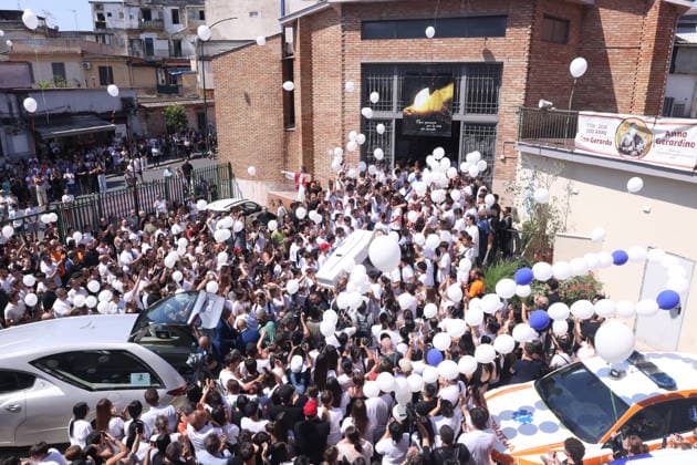 RECORD DATE NOT STATED IPA86125528 - Naples: The funeral of Lorenzo Spasiano, the 19-year-old worker killed in Miano by a gunshot to the chest. A huge crowd gathered outside the church to say a final goodbye to Lorenzo  Copyright: xx xx 86125528