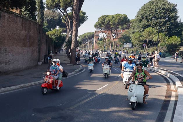 June 27, 2026, Rome, Rome, ITALY: Vespa Piaggio 80th Anniversary Parade, Rome, June 27, 2026 Rome ITALY  - ZUMAa289 20260627_zia_a289_031 Copyright: xRiccardoxDexLucax xAgfx