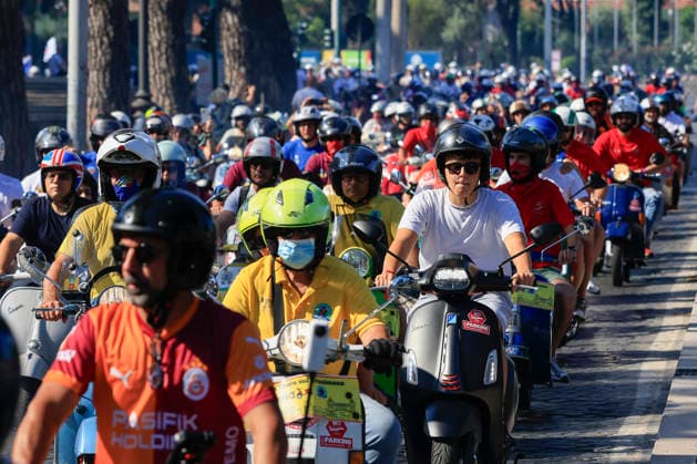 June 27, 2026, Rome, Rome, ITALY: Vespa Piaggio 80th Anniversary Parade, Rome, June 27, 2026 Rome ITALY  - ZUMAa289 20260627_zia_a289_034 Copyright: xRiccardoxDexLucax xAgfx