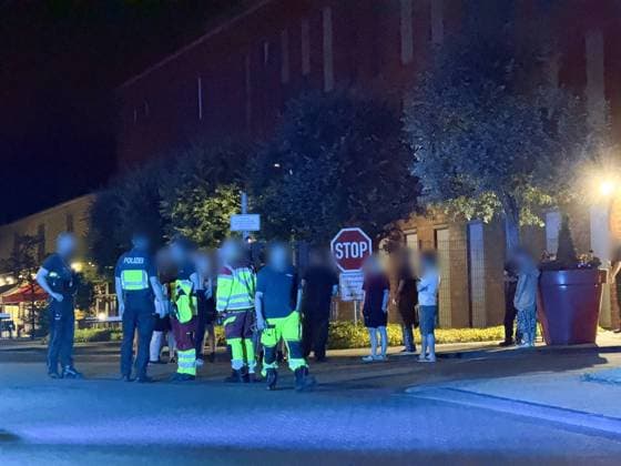 Eine Person verstirbt bei Brand in Unterkunft 7aIMG: 0563418 Eine Person verstirbt bei Brand in Unterkunft - Recklinghausen Herner StraßeNordrhein-Westfalen, Recklinghausen *** One person dies in a fire at a residential facility 7aIMG 0563418 One person dies in a fire at a residential facility on Herner Straße in Recklinghausen, North Rhine-Westphalia, Recklinghausen Copyright: 7aktuell.dex xMarcxGruber 0563418 20260627_7a_express_20260627_1776_563418