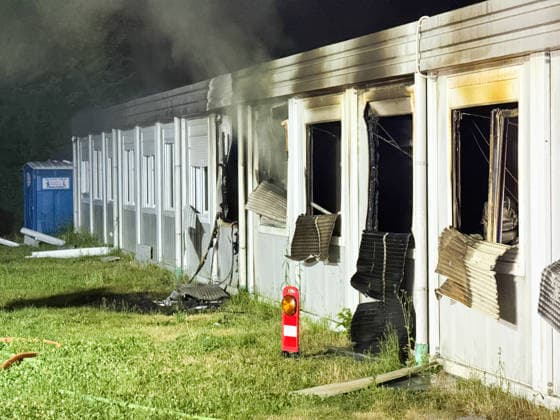 Eine Person verstirbt bei Brand in Unterkunft 7aIMG: 0563420 Eine Person verstirbt bei Brand in Unterkunft - Recklinghausen Herner StraßeNordrhein-Westfalen, Recklinghausen *** One person dies in a fire at a residential facility 7aIMG 0563420 One person dies in a fire at a residential facility on Herner Straße in Recklinghausen, North Rhine-Westphalia, Recklinghausen Copyright: 7aktuell.dex xMarcxGruber 0563420 20260627_7a_express_20260627_1776_563420