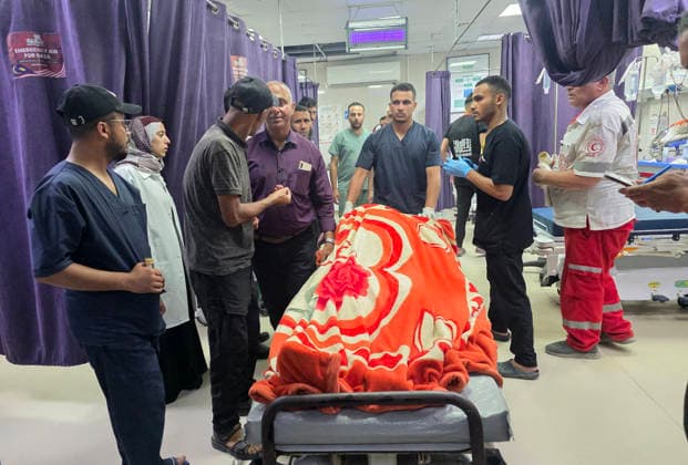 Paramedics evacuate casualties after strike in al-Mawasi area Palestinian paramedics transport the body of a young man, the body of a child, and several wounded people to Nasser Medical Complex after an Israeli strike targeted a tent in the al-Mawasi area of Khan Younis, southern Gaza Strip, on June 27, 2026. Photo by Tariq Mohammad APA Images Khan Yunis Gaza Strip Palestinian Territory 270626_Khan_Yunis_TM_03(1) Copyright: xapaimagesxTariqxMohammad xapaimagesx