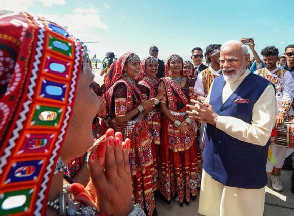 RECORD DATE NOT STATED Prime Minister Narendra Modi receives a warm welcome from the Indian diaspora Victoria Seychelles , Jun 27 (ANI): Prime Minister Narendra Modi receives a warm welcome from the Indian diaspora, at the airport, in Victoria on Saturday. (@narendramodi X ANI Photo) Victoria Seychelles Copyright: xANIx ANI_20260627169