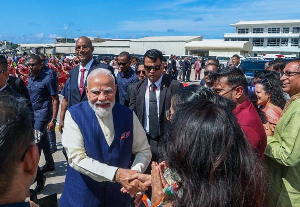 Prime Minister Narendra Modi receives a warm welcome from the Indian diaspora Victoria Seychelles , Jun 27 (ANI): Prime Minister Narendra Modi receives a warm welcome from the Indian diaspora, at the airport, in Victoria on Saturday. (Narendra Modi Photo Gallery ANI Photo) Victoria Seychelles Copyright: xANIx ANI_20260627221