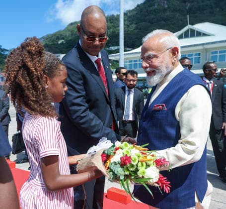 Prime Minister Narendra Modi receives bouquet from a girl as he arrives during his three-day visit to Seychelles Victoria Seychelles , Jun 27 (ANI): Prime Minister Narendra Modi receives bouquet from a girl as he arrives during his three-day visit to Seychelles, in Victoria on Saturday. Seychelles President Patrick Herminie also present. (Narendra Modi Photo Gallery ANI Photo) Victoria Seychelles Copyright: xANIx ANI_20260627216
