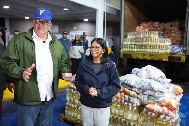 Venezuela s interim President Delcy Rodriguez (R) visits the area strongly affected by the earthquake in La Guaira, some 35km north of Caracas, Venezuela, on June 25, 2026. Desperate Venezuelans raced to find and rescue loved ones trapped alive beneath the rubble of collapsed buildings after two major earthquakes --measured at magnitudes 7.2 and 7.5, hit northern Venezuela. photo by Government Ministry of Information (Venezuela)  VAN2026062620 GovernmentxMinistryxofxInformati