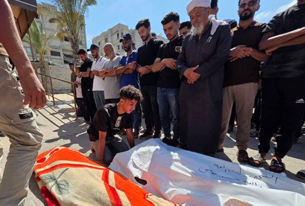 Mourners bid farewell to siblings killed in Khan Younis strike Mourners gather around the bodies of a young man and his younger sister at Nasser Medical Complex in Khan Younis, southern Gaza Strip, on June 27, 2026. The siblings were killed in an Israeli strike that targeted their tent in the al-Mawasi area of Khan Younis. Photo by Tariq Mohammad APA Images Khan Yunis Gaza Strip Palestinian Territory 270626_Khan_Yunis_TM_04(3) Copyright: xapaimagesxTariqxMohammad xapaimagesx