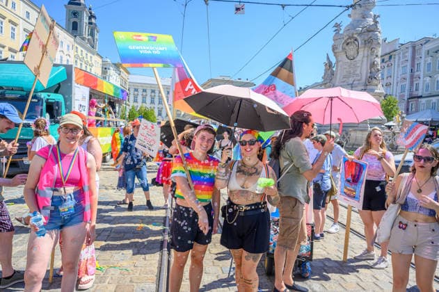 linz, austria, 27 june 2026, linzpride, parade of LGBTQIA community on the main square *** Linz, Österreich, 27. Juni 2026, LinzPride, Parade der LGBTQIA-Community auf dem Hauptplatz Copyright: xx