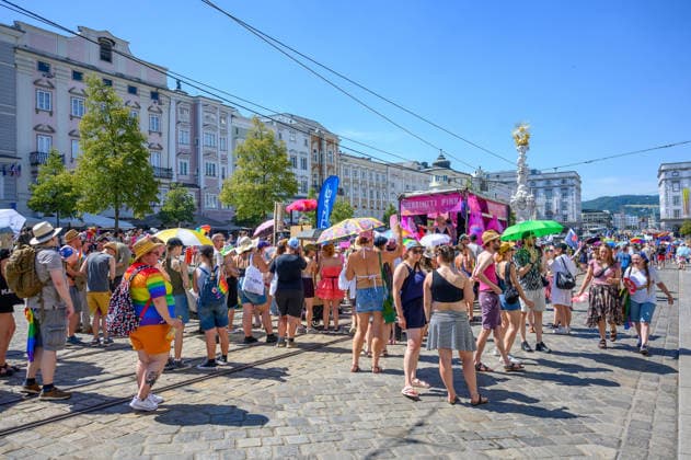 linz, austria, 27 june 2026, linzpride, parade of LGBTQIA community on the main square *** Linz, Österreich, 27. Juni 2026, LinzPride, Parade der LGBTQIA-Community auf dem Hauptplatz Copyright: xx