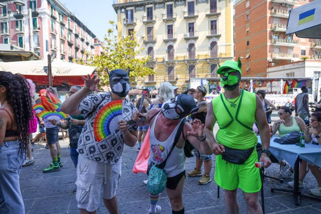 Gay Pride 20226 a Napoli On June 27, 2026, the Naples Gay Pride parade took place; a long procession set off from Porta Capuana and wound its way through the streets of the city, arriving at Piazza Dante, where local officials offered greetings followed by a long concert celebrating the event s 30th anniversary in Naples. Napoli Piazza Dante CAMPANIA ITALIA Copyright: xFABIOxSASSOxFabioxSassox 226A1004