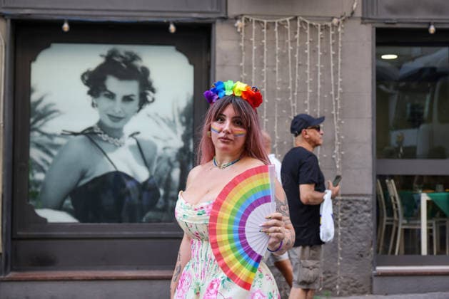 Gay Pride 20226 a Napoli On June 27, 2026, the Naples Gay Pride parade took place; a long procession set off from Porta Capuana and wound its way through the streets of the city, arriving at Piazza Dante, where local officials offered greetings followed by a long concert celebrating the event s 30th anniversary in Naples. Napoli Piazza Dante CAMPANIA ITALIA Copyright: xFABIOxSASSOxFabioxSassox 226A1229
