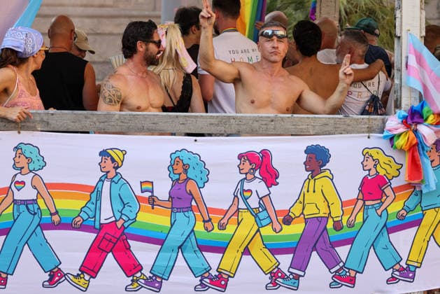Gay Pride 20226 a Napoli On June 27, 2026, the Naples Gay Pride parade took place; a long procession set off from Porta Capuana and wound its way through the streets of the city, arriving at Piazza Dante, where local officials offered greetings followed by a long concert celebrating the event s 30th anniversary in Naples. Napoli Piazza Dante CAMPANIA ITALIA Copyright: xFABIOxSASSOxFabioxSassox 226A1370