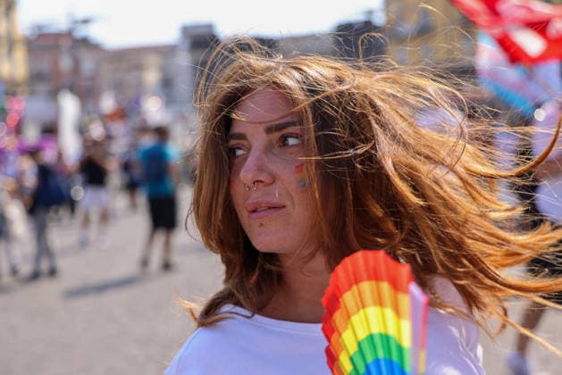 Gay Pride 20226 a Napoli On June 27, 2026, the Naples Gay Pride parade took place; a long procession set off from Porta Capuana and wound its way through the streets of the city, arriving at Piazza Dante, where local officials offered greetings followed by a long concert celebrating the event s 30th anniversary in Naples. Napoli Piazza Dante CAMPANIA ITALIA Copyright: xFABIOxSASSOxFabioxSassox 226A1077