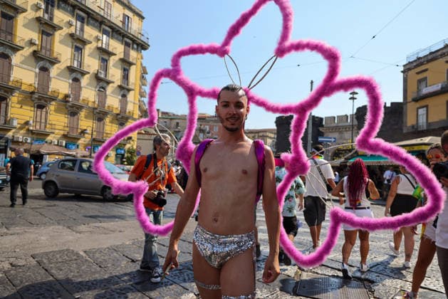 Gay Pride 20226 a Napoli On June 27, 2026, the Naples Gay Pride parade took place; a long procession set off from Porta Capuana and wound its way through the streets of the city, arriving at Piazza Dante, where local officials offered greetings followed by a long concert celebrating the event s 30th anniversary in Naples. Napoli Piazza Dante CAMPANIA ITALIA Copyright: xFABIOxSASSOxFabioxSassox 226A1099
