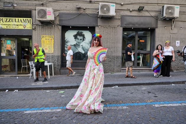 Gay Pride 20226 a Napoli On June 27, 2026, the Naples Gay Pride parade took place; a long procession set off from Porta Capuana and wound its way through the streets of the city, arriving at Piazza Dante, where local officials offered greetings followed by a long concert celebrating the event s 30th anniversary in Naples. Napoli Piazza Dante CAMPANIA ITALIA Copyright: xFABIOxSASSOxFabioxSassox 226A1230