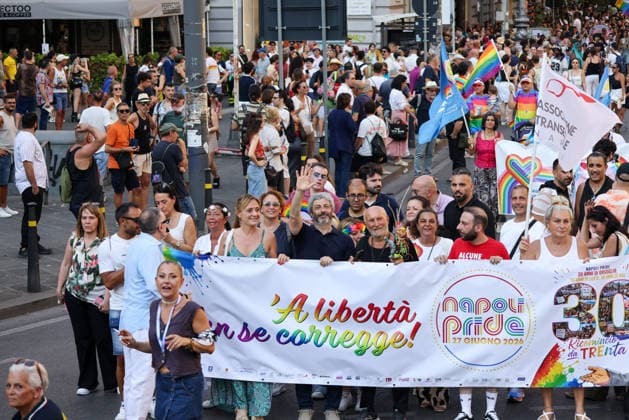 Gay Pride 20226 a Napoli On June 27, 2026, the Naples Gay Pride parade took place; a long procession set off from Porta Capuana and wound its way through the streets of the city, arriving at Piazza Dante, where local officials offered greetings followed by a long concert celebrating the event s 30th anniversary in Naples. Napoli Piazza Dante CAMPANIA ITALIA Copyright: xFABIOxSASSOxFabioxSassox 226A1301