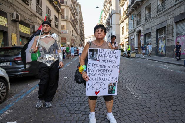 Gay Pride 20226 a Napoli On June 27, 2026, the Naples Gay Pride parade took place; a long procession set off from Porta Capuana and wound its way through the streets of the city, arriving at Piazza Dante, where local officials offered greetings followed by a long concert celebrating the event s 30th anniversary in Naples. Napoli Piazza Dante CAMPANIA ITALIA Copyright: xFABIOxSASSOxFabioxSassox 226A1223