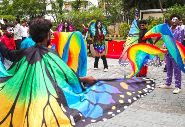 News Bilder des Tages People take part in LGBTQIA+ Pride Carnival Gandhinagar, Jun 27 (ANI): People take part in LGBTQIA+ Pride Carnival to celebrate different identities during Pride Month, in Nagpur on Saturday. Gandhinagar Gujarat India Copyright: xANIx ANI_20260627498