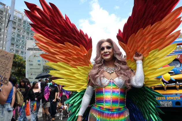 News Bilder des Tages 2026 GAY PRIDE PARADE Quito, Saturday, June 27, 2026 The 2026 Gay Pride Parade winds through the northern part of the capital, from the Northern Government Complex to the Bicentennial Exhibition Center. Photos: API Rolando Enriquez, Quito, Pichincha, Ecuador. ACE MARCHAORGULLOGAY2026 63e0aac87e5495b6ed40b957806dc634 Copyright: xROLANDO-ENRIQUEZx