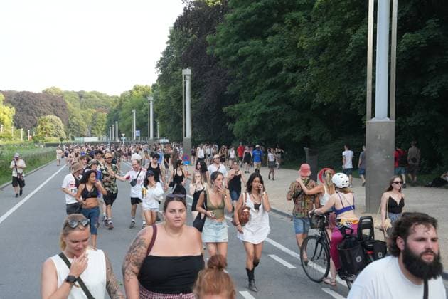 People leave as the Couleur Cafe music festival is evacuated, due to the strong winds expected, in Brussels, Saturday 27 June 2026. The 35th edition of the festival is taking place from June 26th to June 28th. MARIUS BURGELMAN  MariusxBurgelman 179580453