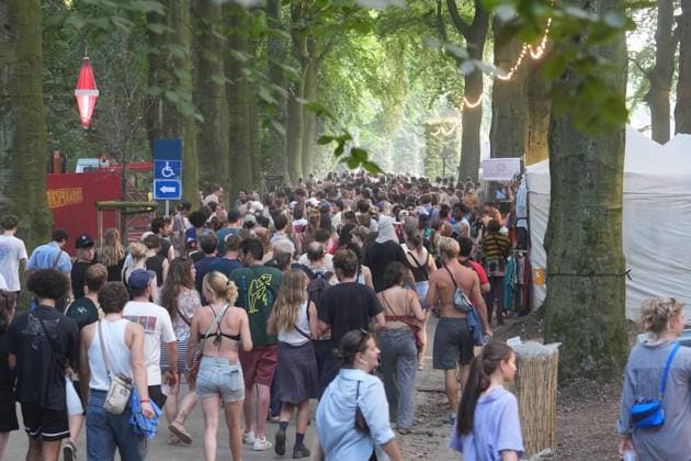 People leave the festival grounds at the evacuation of the Couleur Cafe music festival, due to the strong winds expected, in Brussels, Saturday 27 June 2026. The 35th edition of the festival is taking place from June 26th to June 28th. MARIUS BURGELMAN  MariusxBurgelman 179583144