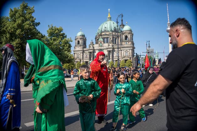 Ashura march organized in Germany as part of the month of Muharram BERLIN, GERMANY - JUNE 27: Shia Muslims gather around the Berliner Dom for the Ashura march organized as part of the month of Muharram in Berlin, Germany on June 27, 2026. Accompanied by chants of Ya Husayn and Ya Haydar , the participants commemorated Imam Husayn and those who lost their lives with him at Karbala. Ilkin Eskipehlivan Anadolu Berlin Germany. Editorial use only. Please get in touch for any other usage.  Copyright: x2026xAnadoluxIlkinxEskipehlivanx
