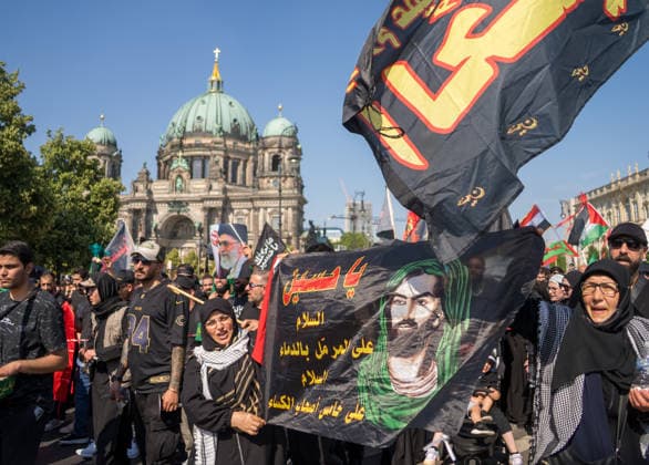 News Bilder des Tages Ashura march organized in Germany as part of the month of Muharram BERLIN, GERMANY - JUNE 27: Shia Muslims gather around the Berliner Dom for the Ashura march organized as part of the month of Muharram in Berlin, Germany on June 27, 2026. Accompanied by chants of Ya Husayn and Ya Haydar , the participants commemorated Imam Husayn and those who lost their lives with him at Karbala. Ilkin Eskipehlivan Anadolu Berlin Germany. Editorial use only. Please get in touch for any other usage.  Copyright: x2026xAnadoluxIlkinxEskipehlivanx