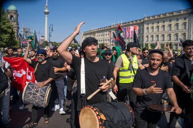 Ashura march organized in Germany as part of the month of Muharram BERLIN, GERMANY - JUNE 27: Shia Muslims gather around the Berliner Dom for the Ashura march organized as part of the month of Muharram in Berlin, Germany on June 27, 2026. Accompanied by chants of Ya Husayn and Ya Haydar , the participants commemorated Imam Husayn and those who lost their lives with him at Karbala. Ilkin Eskipehlivan Anadolu Berlin Germany. Editorial use only. Please get in touch for any other usage.  Copyright: x2026xAnadoluxIlkinxEskipehlivanx
