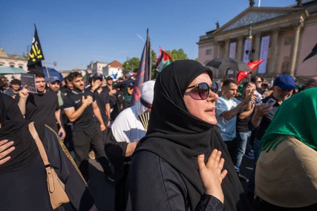 Ashura march organized in Germany as part of the month of Muharram BERLIN, GERMANY - JUNE 27: Shia Muslims gather around the Berliner Dom for the Ashura march organized as part of the month of Muharram in Berlin, Germany on June 27, 2026. Accompanied by chants of Ya Husayn and Ya Haydar , the participants commemorated Imam Husayn and those who lost their lives with him at Karbala. Ilkin Eskipehlivan Anadolu Berlin Germany. Editorial use only. Please get in touch for any other usage.  Copyright: x2026xAnadoluxIlkinxEskipehlivanx